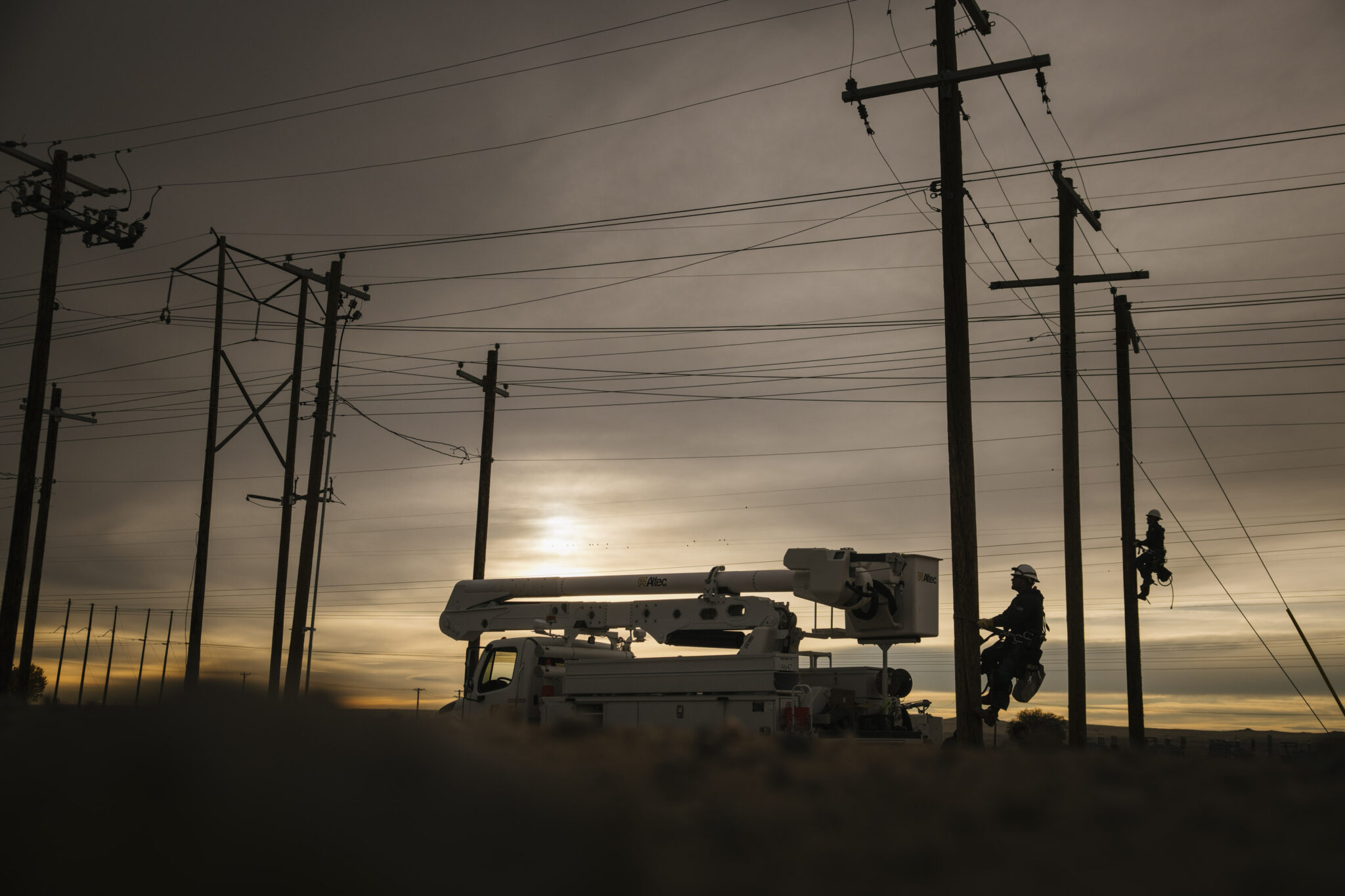 PNM, Blackstone to reverse problematic $400M early stock sale and extend acquisition timeline to 2027