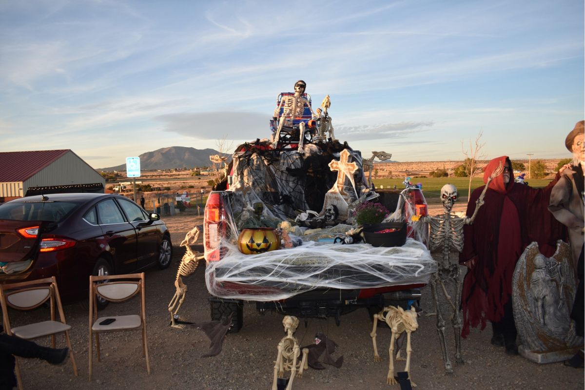 Get your treats on Route 66: Trunk-or-treats stack up from Cedar Crest to Estancia